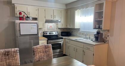Chic & Spacious 3-Bedroom Retreat in the Heart of Clarksville