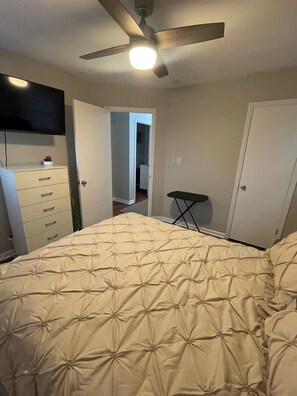 3 bedrooms, iron/ironing board, free WiFi, bed sheets