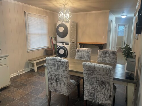 Chic & Spacious 3-Bedroom Retreat in the Heart of Clarksville