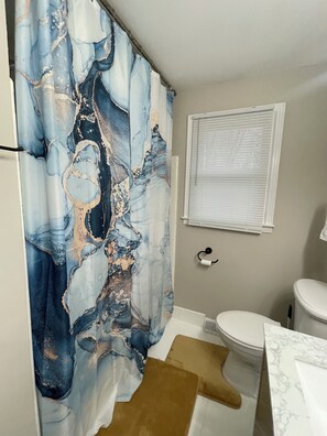 Toallas y papel de baño