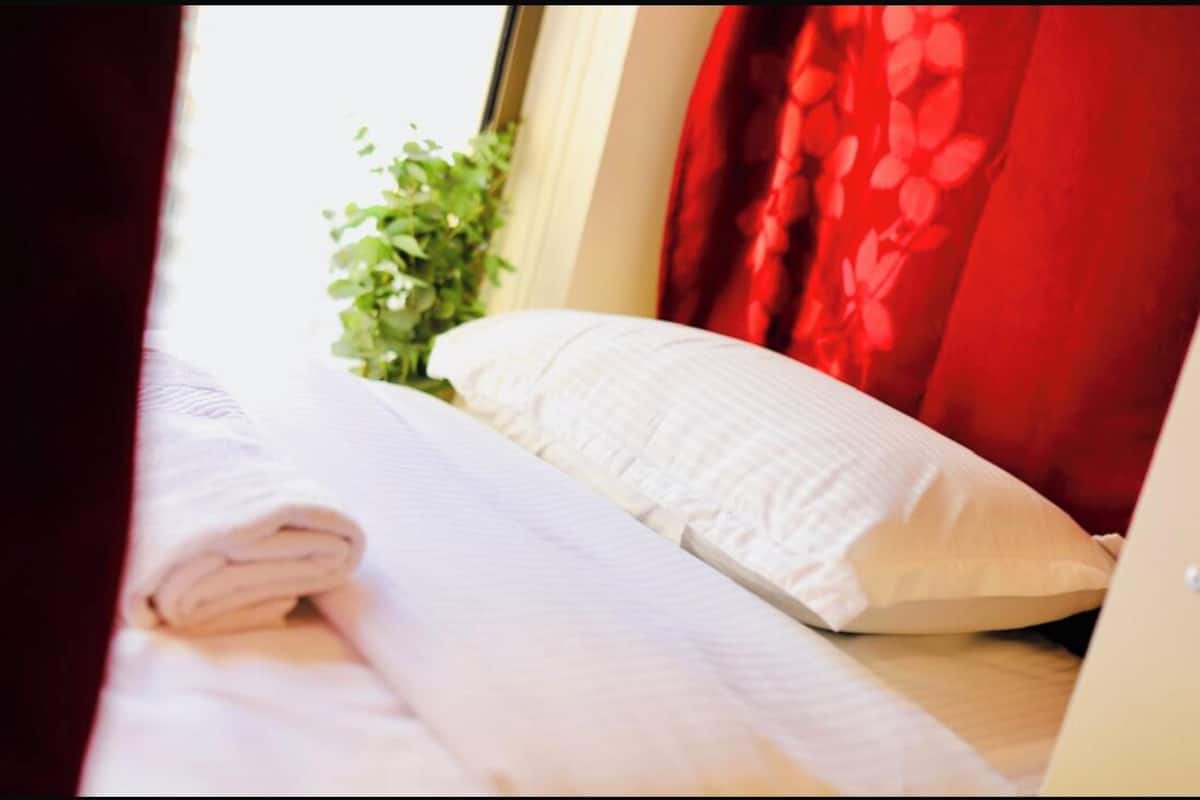 Wifi gratis y ropa de cama