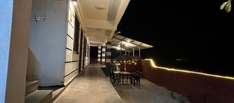 Crown hotel