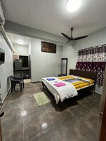 Desk, laptop workspace, free WiFi