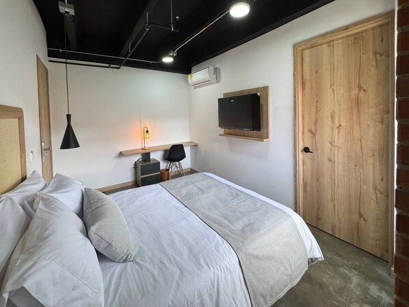 Minibar, caja de seguridad en la habitación y cortinas blackout 