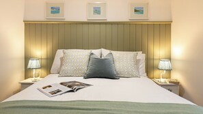 3 bedrooms, iron/ironing board, WiFi, bed sheets - Bosullow - Three Bedroom Cottage, Sleeps 6 (St Ives)