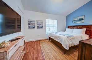 3 chambres, fer et planche à repasser, lit de bébé portatif