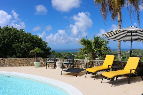 Lavendar Palms - studio with ocean views, w/AC, WiFi, 10 min. to Christiansted