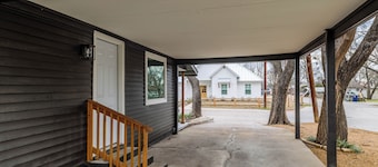 Spacious McKinney Bungalow- Where Space Meets Grace in the Heart of McKinney