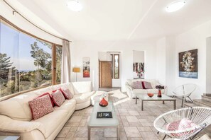 Villa (5 Bedrooms) | Interior