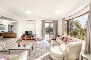 Villa (5 Bedrooms) | Interior