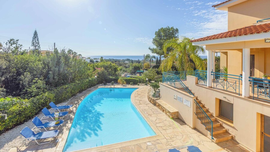 Apollon Zeus Villa