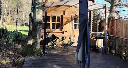 Small chalet in the Landes region, close to the lake, ocean and Dune du Pilat.