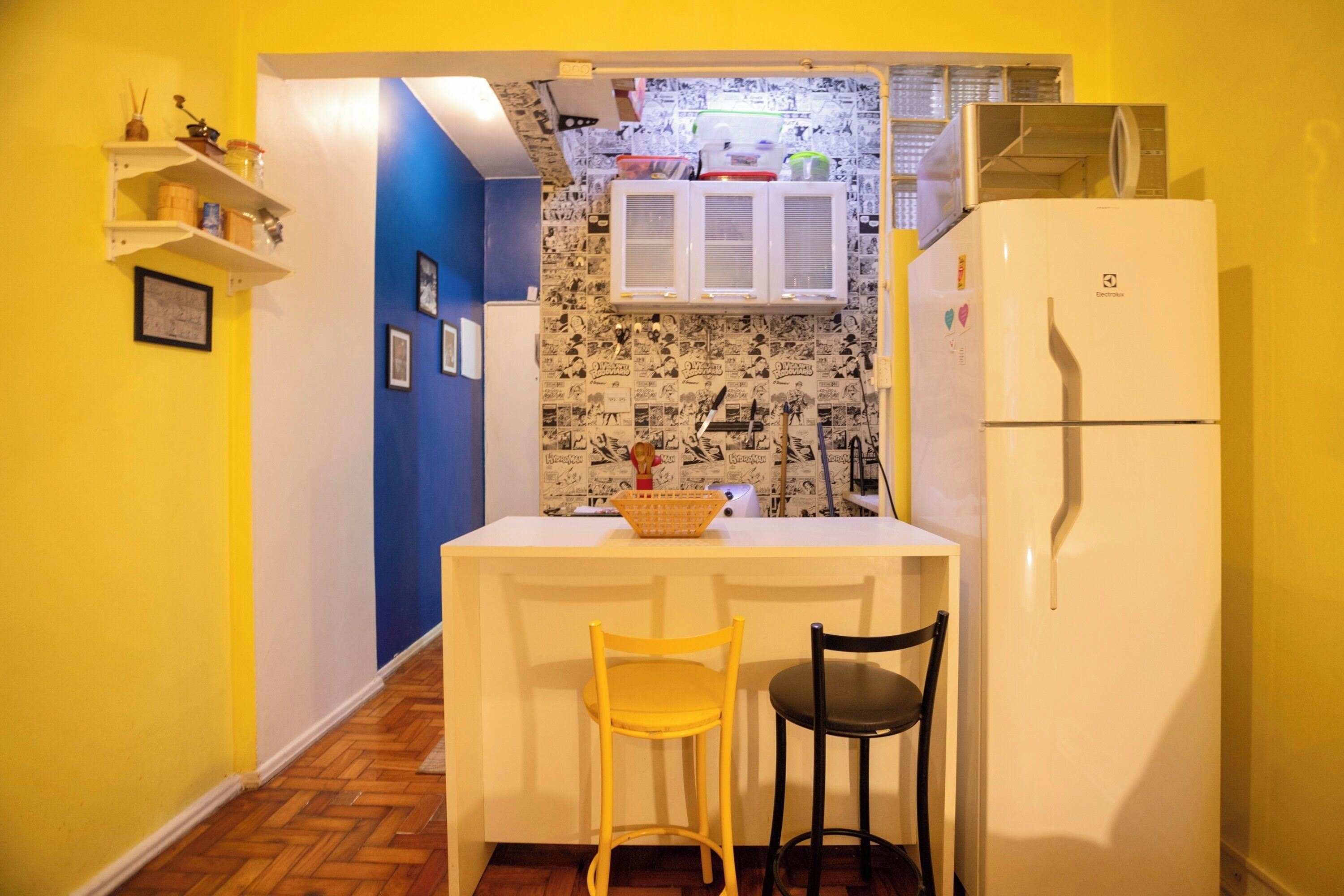 SUH Leme 5 | Private kitchen | Fridge, microwave, cookware/dishes/utensils