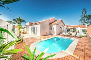 Villa (3 Bedrooms) | Front of property