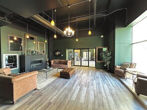 Interior - Group-Friendly 5BR Suite Near McCormick Place & Soldier Field (Chicago)