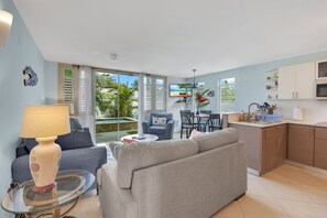 Smart TV, DVD player, books, stereo