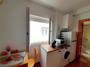 Studio Familial, 1 grand lit et 1 canapé-lit, salle de bains attenante