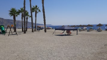 Tæt på stranden