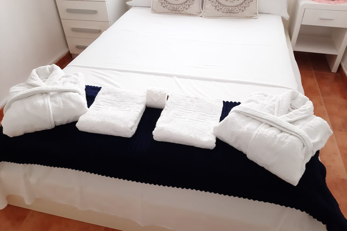 Basic Room, 1 Double Bed, Shared Bathroom, Courtyard View | Down comforters, individually decorated, individually furnished