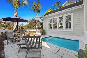 UppvÀrmd pool