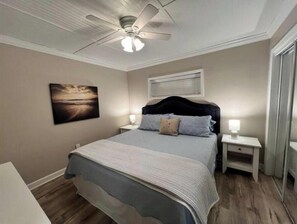 2 chambres, fer et planche à repasser, Wi-Fi, draps fournis