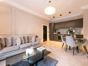 Fernseher, Kamin