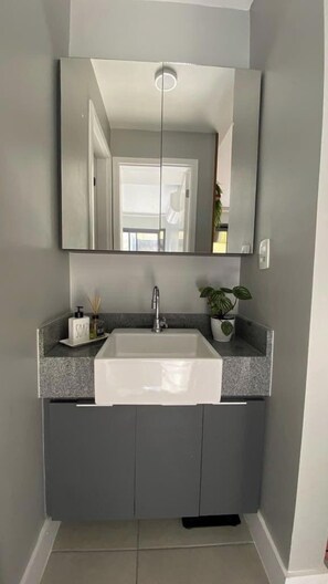 Bathroom - Rua do Resende 110 (Rio de Janeiro)