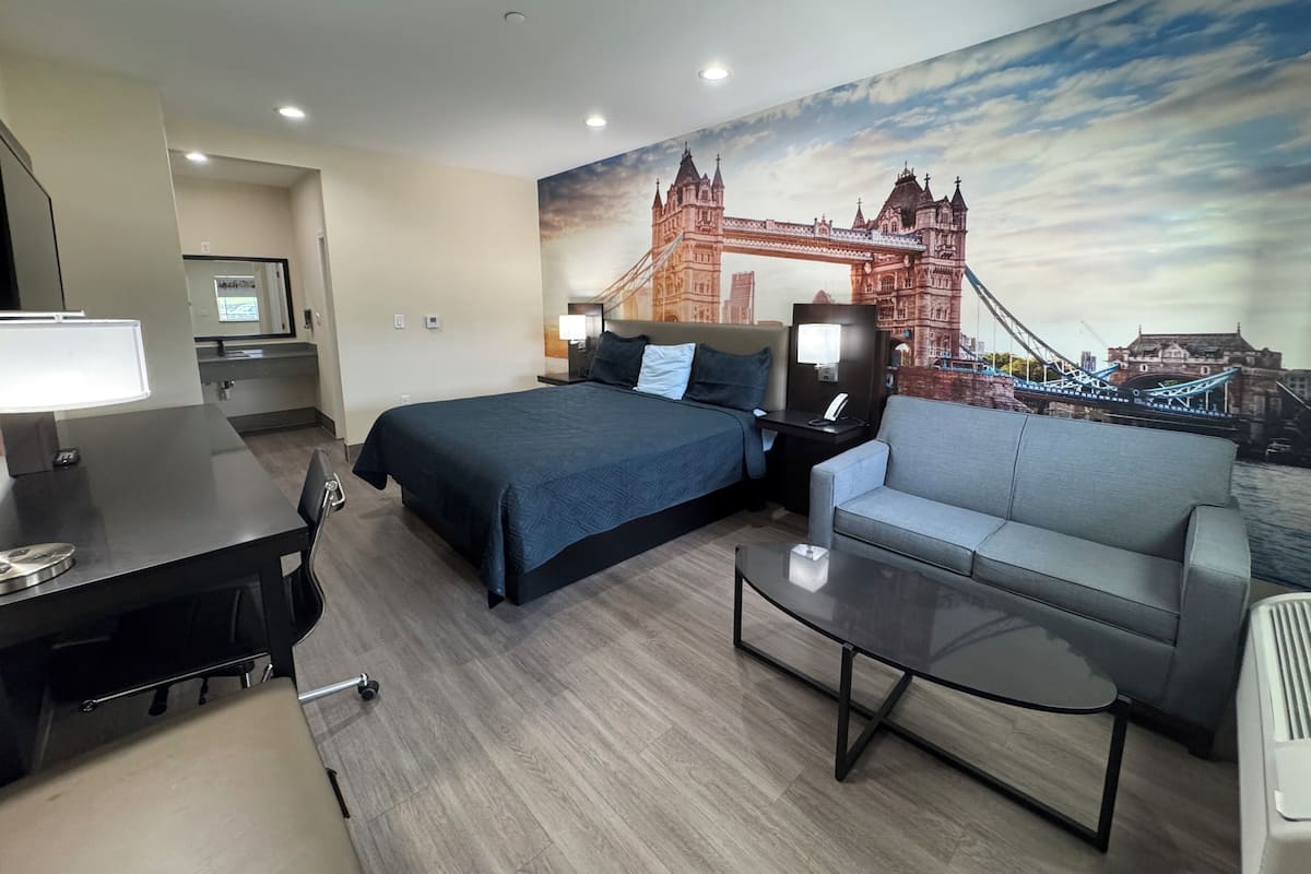 Elite Single Room | 1 bedroom, premium bedding, desk, laptop workspace