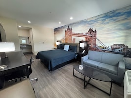 Quarto solteiro elite | Roupas de cama premium, escrivaninha, espaço de trabalho para notebook