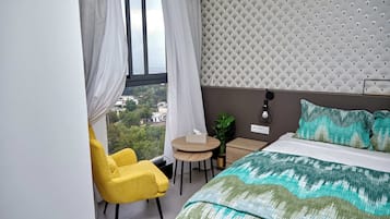 Double Room, Partial Sea View | Living area