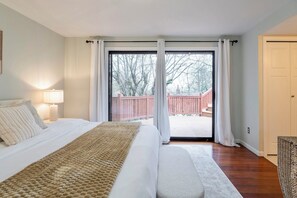 3 chambres, bureau, fer et planche à repasser, lit parapluie