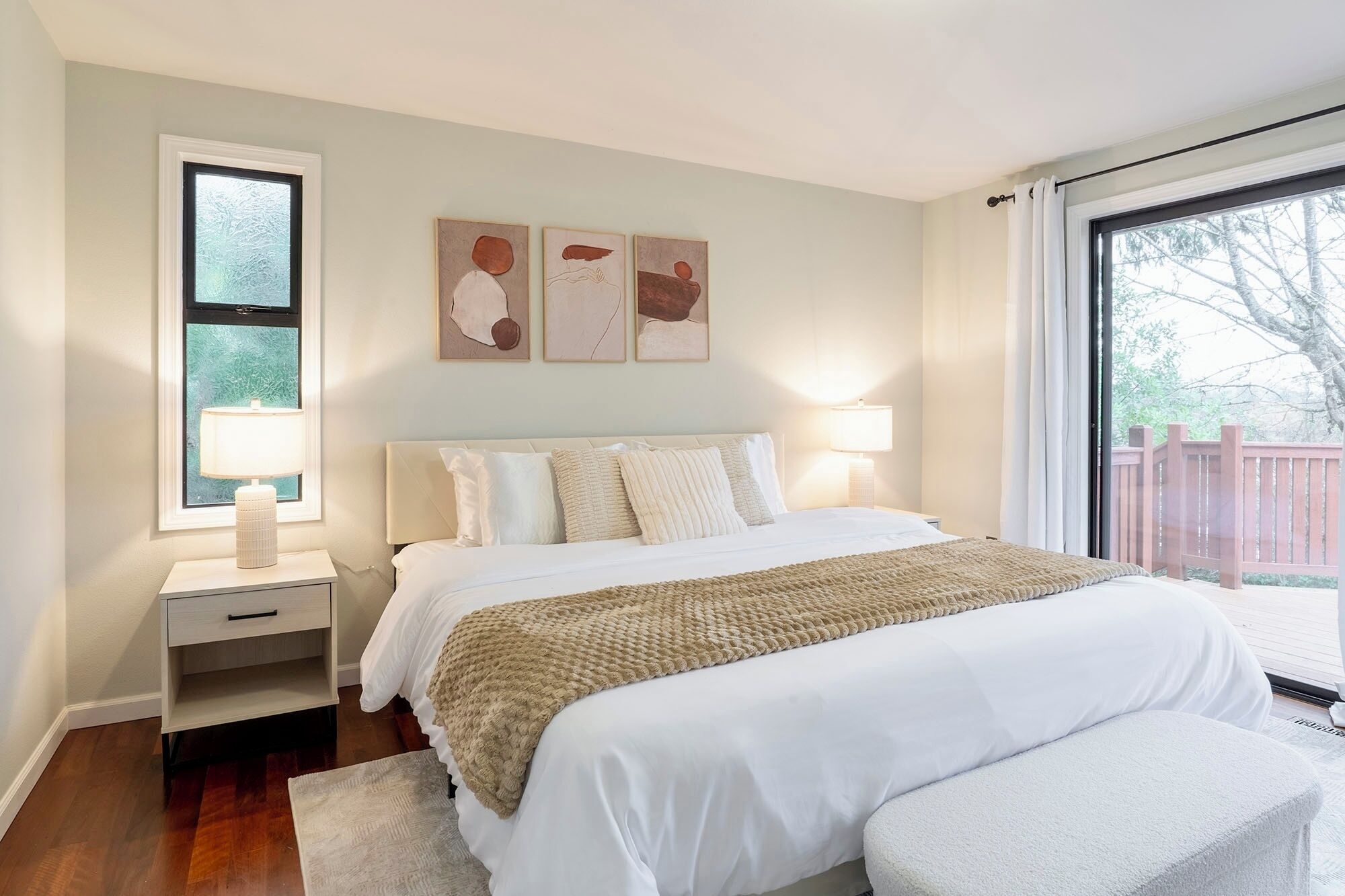 3 Schlafzimmer, Schreibtisch, Bügeleisen/Bügelbrett, Reisekinderbett