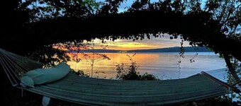 Beautiful 3B/3B Lake House w/ Stunning Views