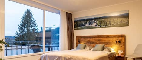 Apartment | 2 bedrooms, individually furnished, bed sheets