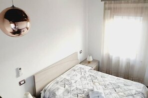 3 soverom, strykejern/-brett, reiseseng for barn og wi-fi