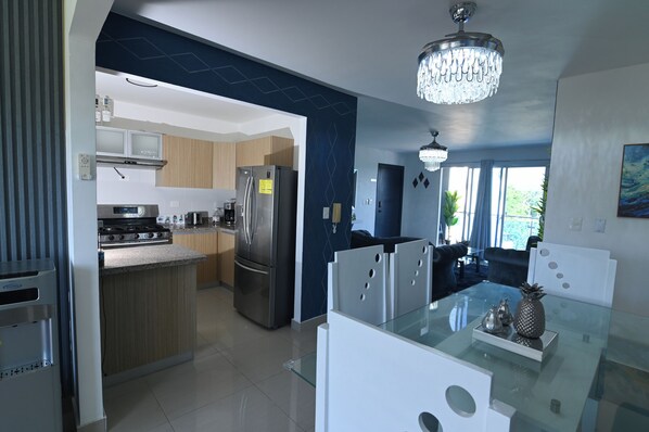 Fridge, microwave, oven, stovetop - El Condo De Moca (Moca)