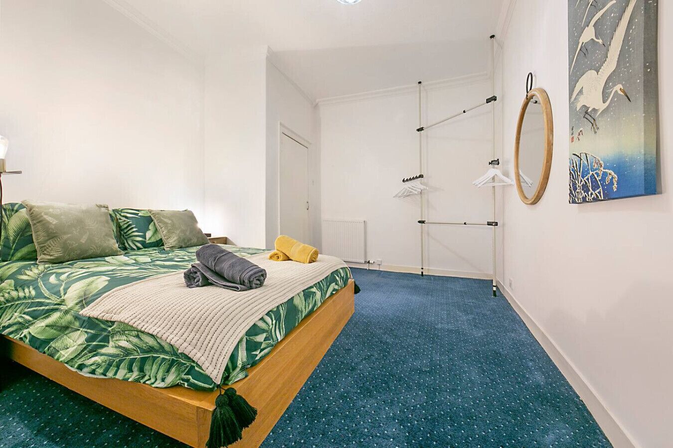 3 bedrooms, desk, iron/ironing board, travel crib