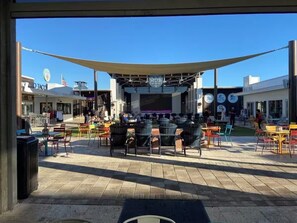 屋外ダイニングエリア