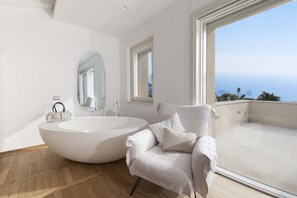 Villa, fumeurs | 8 chambres