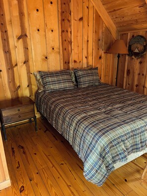 4 chambres, bureau, fer et planche à repasser, lit parapluie