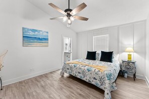 3 室のベッドルーム、セーフティボックス (室内)、アイロン / アイロン台、旅行用ベビーベッド