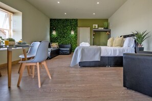4 Schlafzimmer, kostenloses WLAN, Bettwäsche