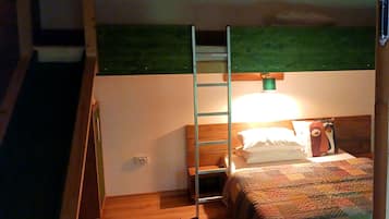 1 bedroom, bed sheets