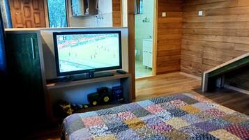 1 bedroom, bed sheets