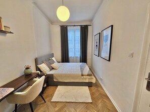 2 habitaciones, tabla de planchar con plancha, wifi y ropa de cama 