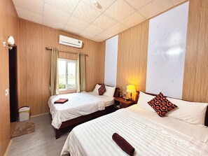 Blackout curtains, soundproofing, free WiFi - The Palm Lodge (Bo Trach)