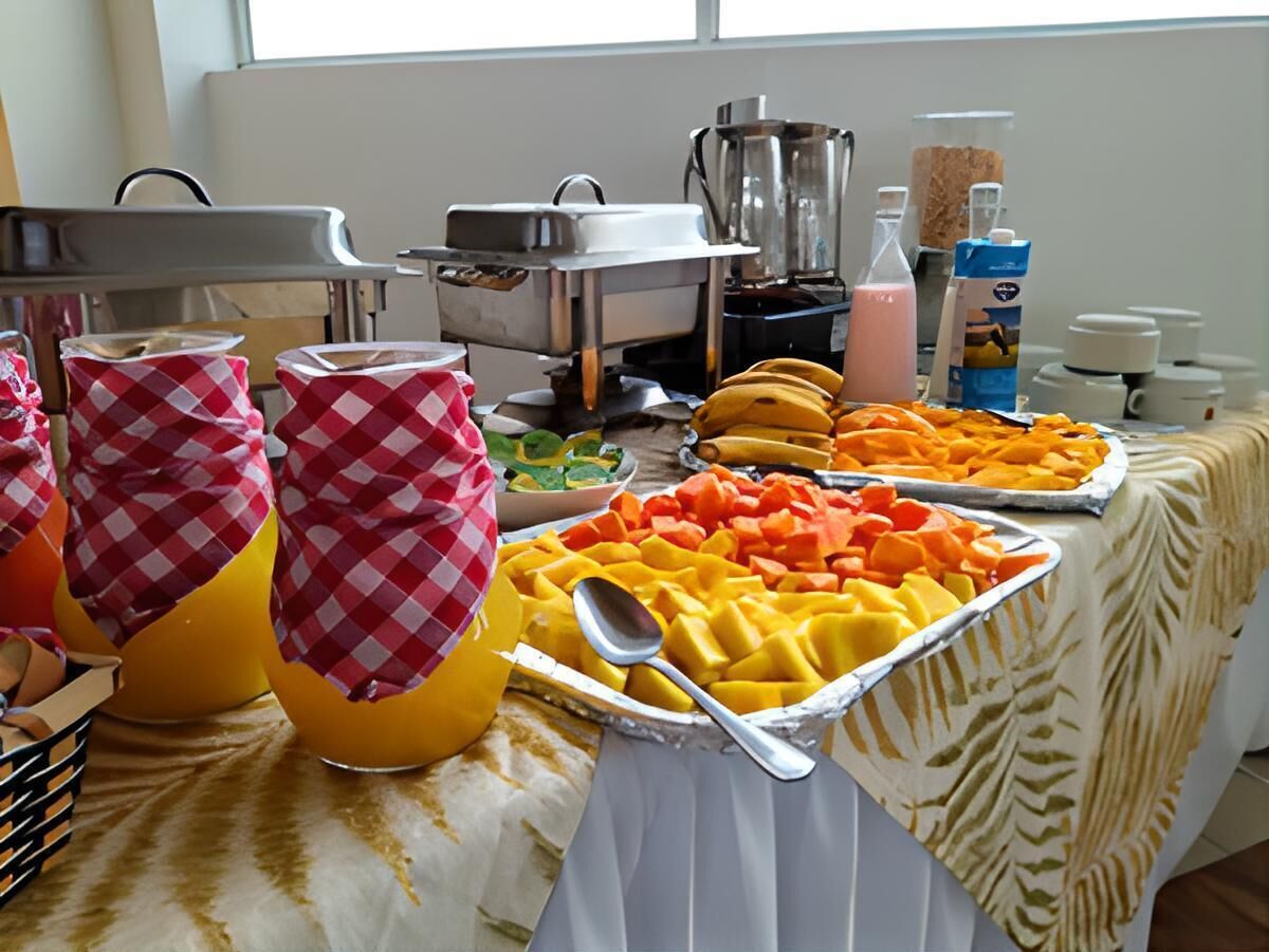 Esmorzar continental els caps de setmana (15000 COP per persona) 