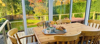 Luxury Country Cottage Retreat – Perfect for Romantic Getaways & Family Holidays, with Easy Access to Scenic Walks, Horsham’s Attractions, and Sussex’s Best Markets & Dining Experiences.