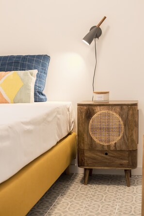 2 bedrooms, bed sheets - Alfama Design W/ Terrace by Homing (Lisbon)