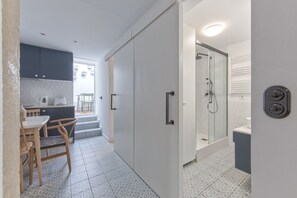 Interior - Alfama Design W/ Terrace by Homing (Lisbon)